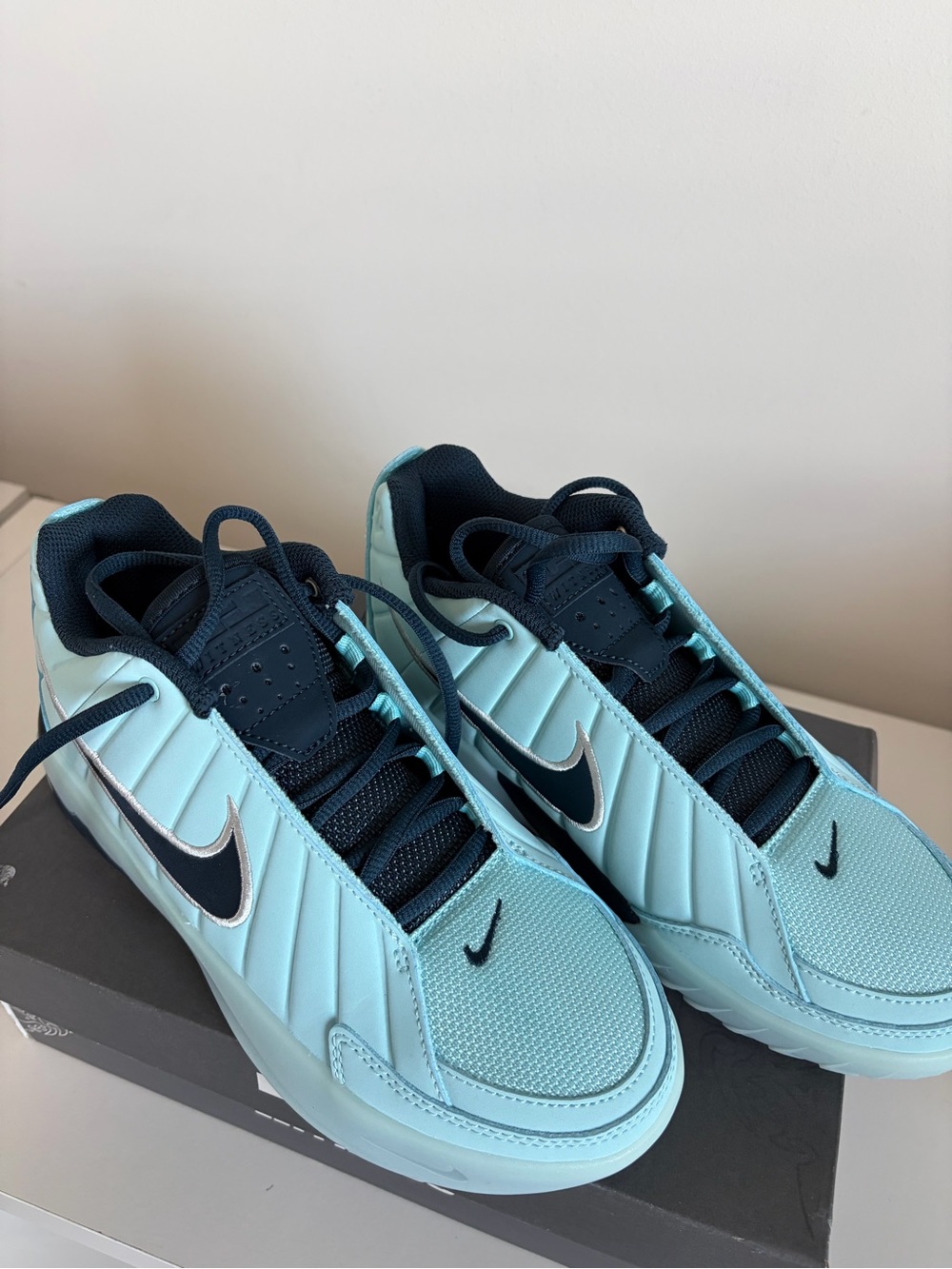 LeBron Witness IX Glacier Ice/Armory Navy
